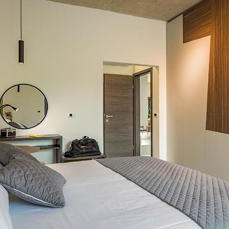 Apartments Bijou With Big Private Garden Near Umag Vilanija Bagian luar foto