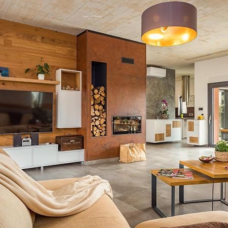 Apartments Bijou With Big Private Garden Near Umag Vilanija Bagian luar foto