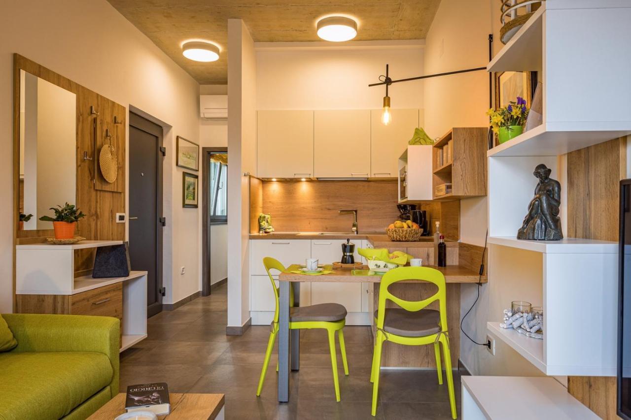 Apartments Bijou With Big Private Garden Near Umag Vilanija Bagian luar foto