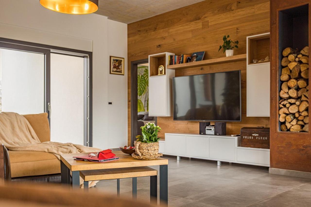 Apartments Bijou With Big Private Garden Near Umag Vilanija Bagian luar foto