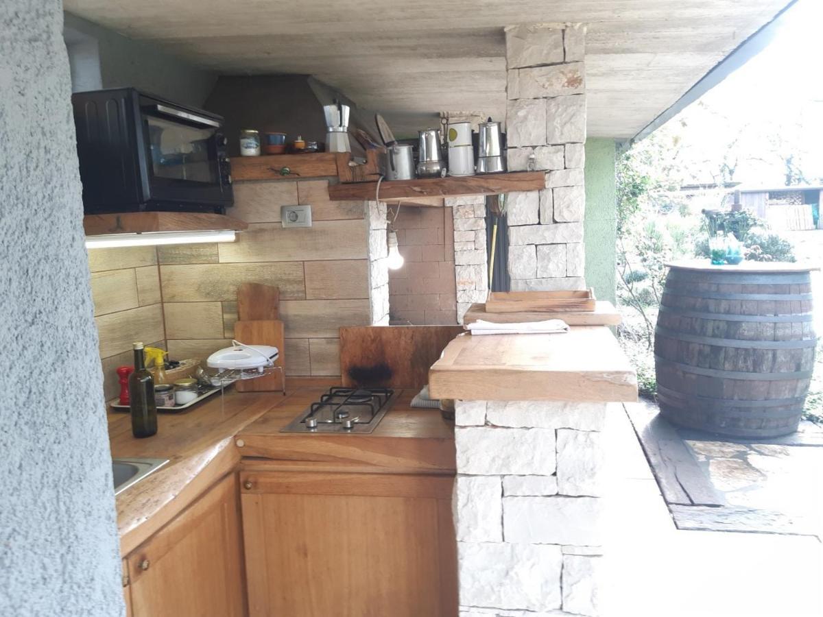 Apartments Bijou With Big Private Garden Near Umag Vilanija Bagian luar foto